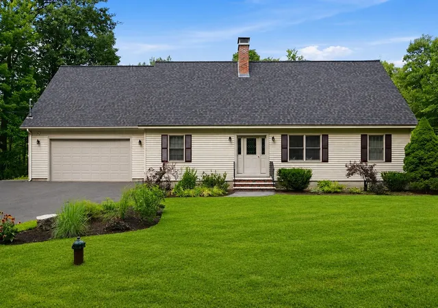 1st image of 10 Avon Shores Rd, Moultonborough, NH 03254 | MLS# 5104675