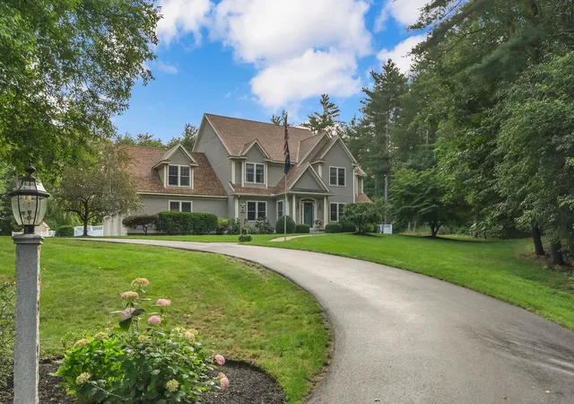 2nd image of 232 Gulf Rd, Dover, NH 03820 | MLS# 5104707