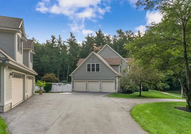 Photo 4 of Single family home for sale at 232 Gulf Rd, Dover, NH 03820 | MLS# 5104707 | Listing updated on 2026-09-04
