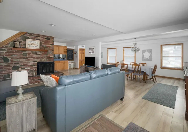 Photo 4 of Sale Pending at 35 Beacon St, York, ME 03909 | MLS# 5104719 | Listing updated on 2026-08-17