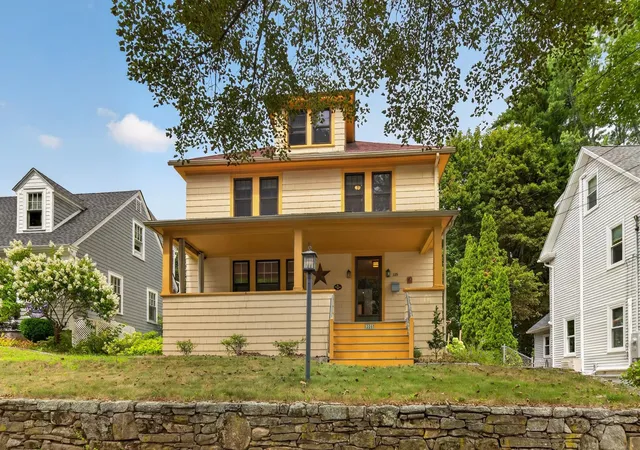 2nd image of 335 Thaxter Rd, Portsmouth, NH 03801 | MLS# 5104722