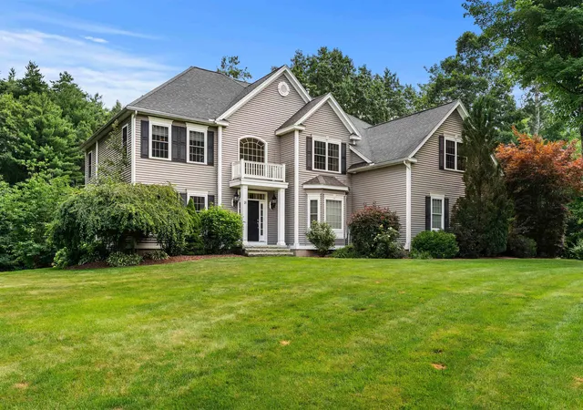 Photo 3 of Single family home for sale at 18 Priscilla Ln, Londonderry, NH 03053 | MLS# 5104727 | Listing updated on 2026-08-21