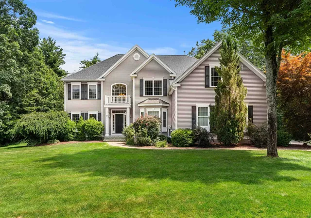 Photo 3 of Single family home for sale at 18 Priscilla Ln, Londonderry, NH 03053 | MLS# 5104727 | Listing updated on 2026-08-21