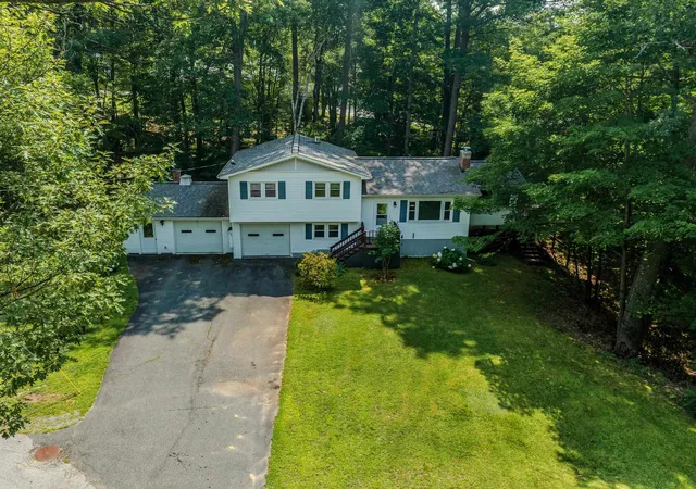 2nd image of 29 Winter St, Littleton, NH 03561 | MLS# 5104737