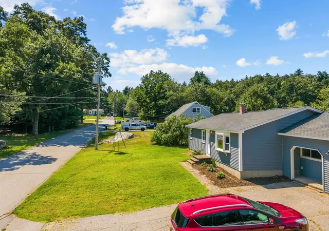 Photo 3 of Single family home for sale at 1 Wallace Dr, Merrimack, NH 03054 | MLS# 5104739 | Listing updated on 2026-08-12