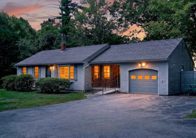4th image of 664 Borough Rd Rd, Pembroke, NH 03275 | MLS# 5104748