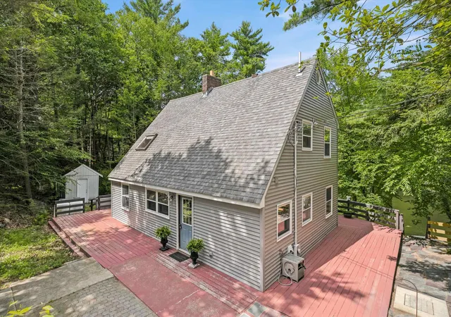 1st image of 113 Lakeview Dr, Nottingham, NH 03290 | MLS# 5104766