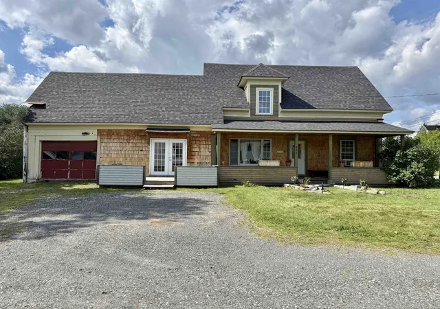 Photo 3 of Single family home for sale at 355 Gale St, Canaan, VT 05903 | MLS# 5104784 | Listing updated on 2026-09-02