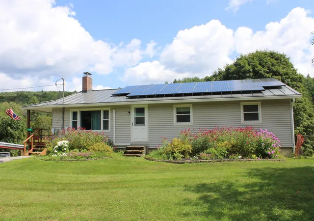 Photo 3 of Single family home for sale at 958 Spaulding Rd, Saint Johnsbury, VT 05819 | MLS# 5104800 | Listing updated on 2026-09-18