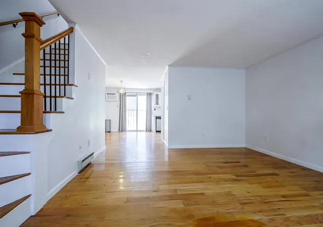 Photo 3 of Townhouse for sale at 41 Fieldstone Dr, Londonderry, NH 03053 | MLS# 5104801 | Listing updated on 2026-09-11