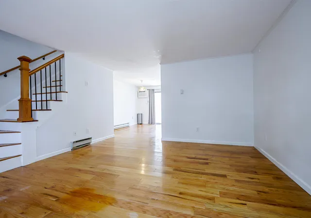 Photo 3 of Townhouse for sale at 41 Fieldstone Dr, Londonderry, NH 03053 | MLS# 5104801 | Listing updated on 2026-10-02