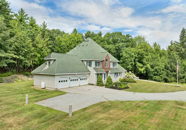 2nd image of 8 Wilson Meadow Rd, Bow, NH 03304 | MLS# 5104803