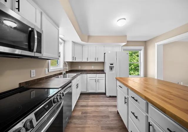 Photo 3 of Single family home for sale at 25 Cynthia Dr, Alton Bay, NH 03810 | MLS# 5104804 | Listing updated on 2026-10-07