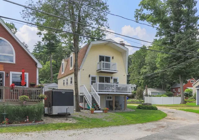 Photo 3 of Single family home for sale at 11 Tabor Rd, Hampstead, NH 03841 | MLS# 5104819 | Listing updated on 2026-08-22