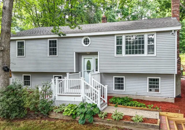 1st image of 12 Ash St, Londonderry, NH 03053 | MLS# 5104825