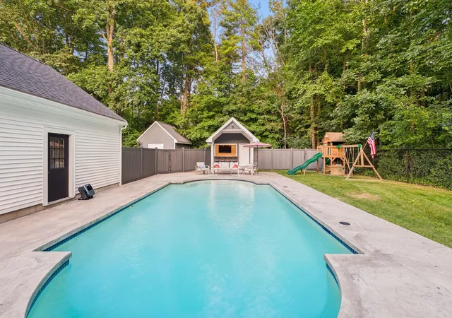 4th image of 17 Moulton Ave, Greenland, NH 03840 | MLS# 5104833