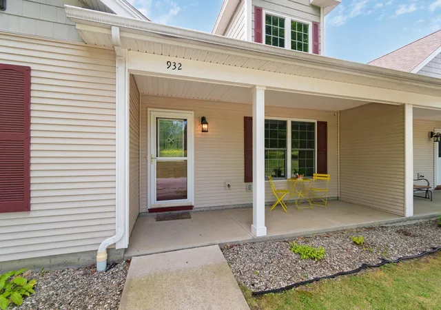 Photo 2 of Condo for sale at 932 Franklin Park West, Saint Albans, VT 05478 | MLS# 5104847 | Listing updated on 2026-09-10