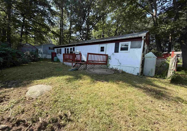 Photo 3 of Manufactured home for sale at 5 Hemlock Haven Rd, Hampton, NH 03842 | MLS# 5104851 | Listing updated on 2026-09-14