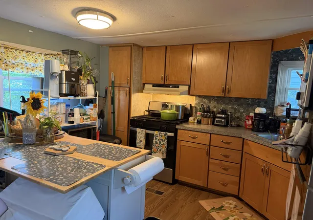 Photo 4 of Manufactured home for sale at 5 Hemlock Haven Rd, Hampton, NH 03842 | MLS# 5104851 | Listing updated on 2026-09-14