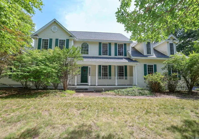 Photo 1 of Single family home for sale at 89 Seaverns Bridge Rd, Amherst, NH 03031 | MLS# 5104868 | Listing updated on 2026-09-09