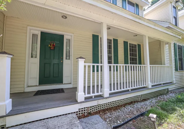 Photo 3 of Single family home for sale at 89 Seaverns Bridge Rd, Amherst, NH 03031 | MLS# 5104868 | Listing updated on 2026-09-09