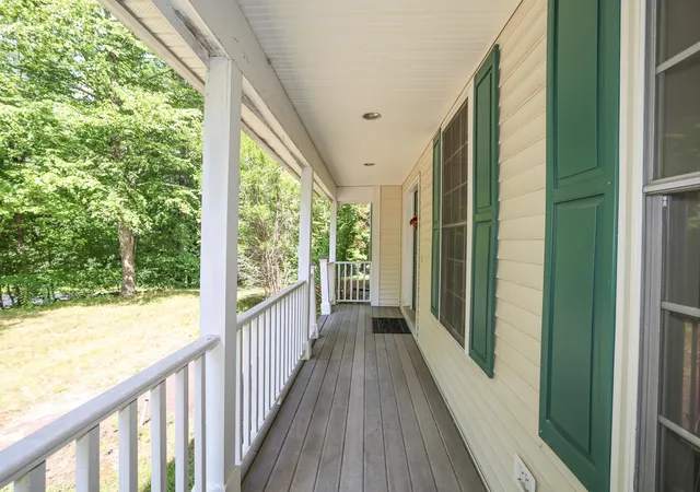 Photo 3 of Single family home for sale at 89 Seaverns Bridge Rd, Amherst, NH 03031 | MLS# 5104868 | Listing updated on 2026-09-09