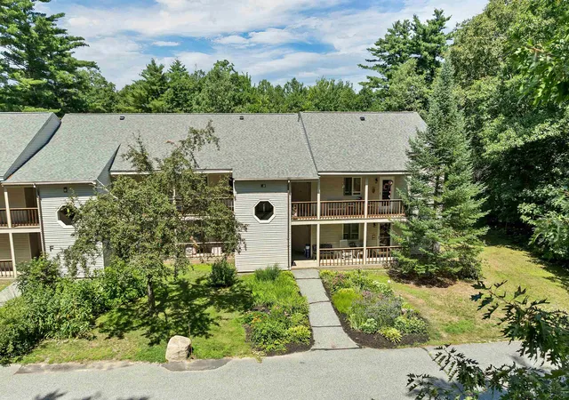 Photo 4 of Condo for sale at 55 Lyric Ln #43, Center Conway, NH 03813 | MLS# 5104881 | Listing updated on 2026-09-07