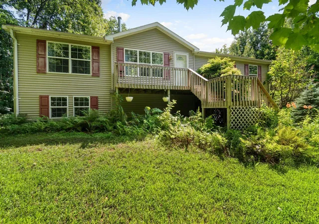 Photo 3 of Sale Pending at 1225 Clay Point Rd, Colchester, VT 05446 | MLS# 5104894 | Listing updated on 2026-09-01