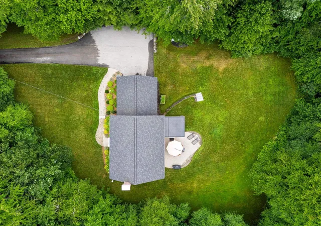 Photo 3 of Sale Pending at 31 Parker Rd, Brookline, NH 03033 | MLS# 5104895 | Listing updated on 2026-08-20
