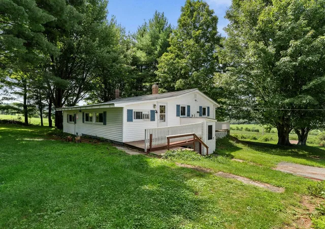 Photo 3 of Sale Pending at 612 Province St, Richford, VT 05476 | MLS# 5104897 | Listing updated on 2026-09-13