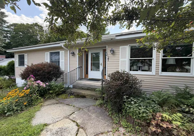 Photo 3 of Sale Pending at 116 Green Meadow Rd, Brattleboro, VT 05301 | MLS# 5104900 | Listing updated on 2026-09-23
