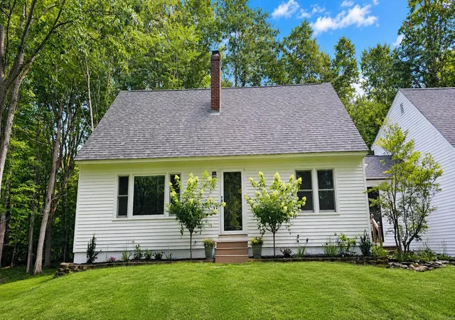 2nd image of 16 Moharimet Dr, Madbury, NH 03823 | MLS# 5104902