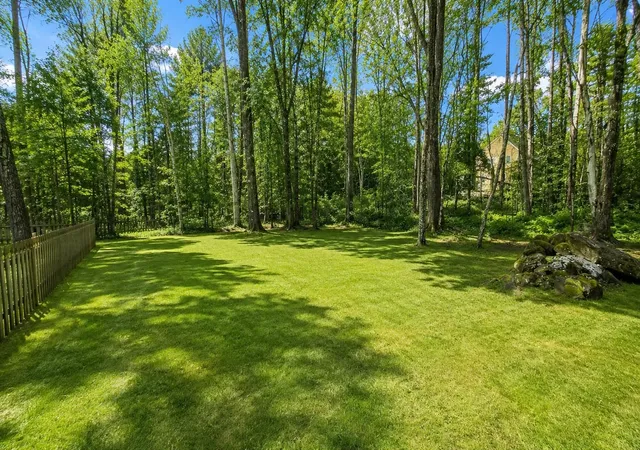 Photo 4 of Single family home for sale at 16 Moharimet Dr, Madbury, NH 03823 | MLS# 5104902 | Listing updated on 2026-09-14