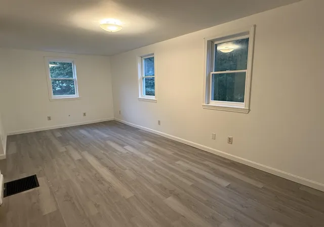 Photo 4 of Manufactured home for sale at 97 Fordway Ext #6, Derry, NH 03038 | MLS# 5104903 | Listing updated on 2026-10-06