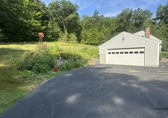 2nd image of 26 Bunker Hill Ave, Stratham, NH 03885 | MLS# 5104911