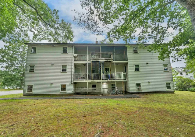 2nd image of 94 Maple St #B, Somersworth, NH 03878 | MLS# 5104912