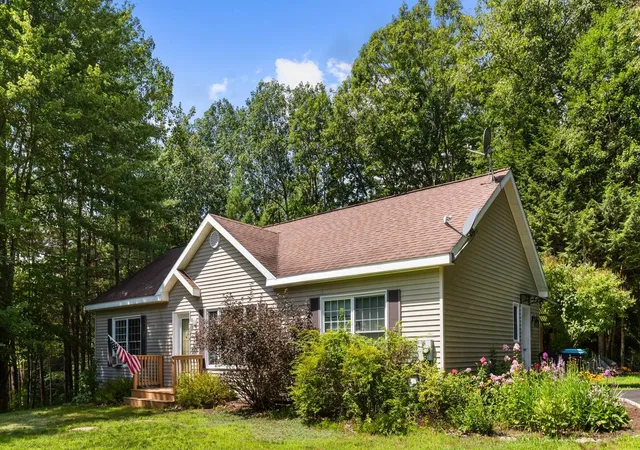 Photo 3 of Single family home for sale at 2 Potter Rd, Belmont, NH 03220 | MLS# 5104933 | Listing updated on 2026-10-06