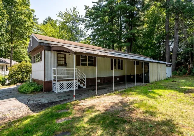 1st image of 4 Vindale Rd, Hooksett, NH 03106 | MLS# 5104939
