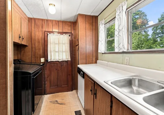 4th image of 4 Vindale Rd, Hooksett, NH 03106 | MLS# 5104939