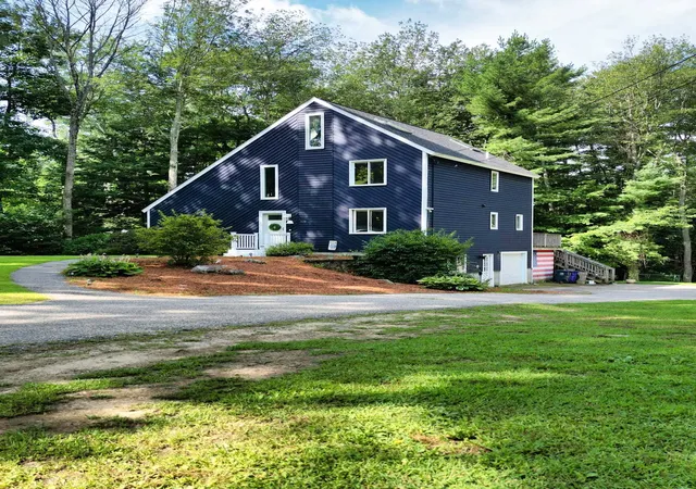Photo 3 of Single family home for sale at 120 Wheel Wright Rd, Hampstead, NH 03841 | MLS# 5104943 | Listing updated on 2026-08-29