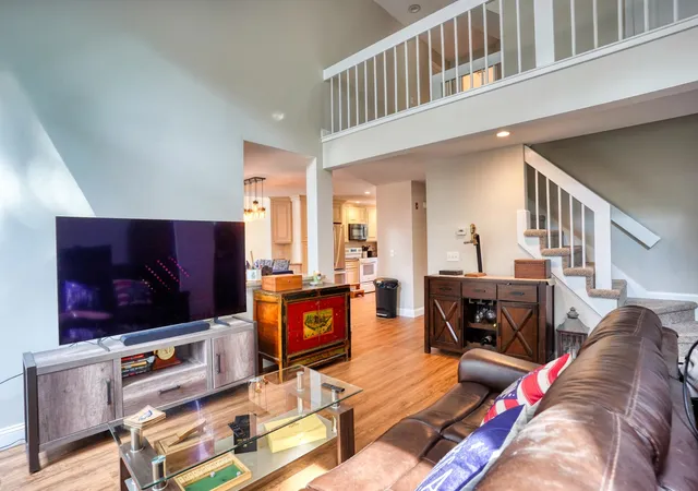 Photo 4 of Sale Pending at 120 Wheel Wright Rd, Hampstead, NH 03841 | MLS# 5104943 | Listing updated on 2026-10-06