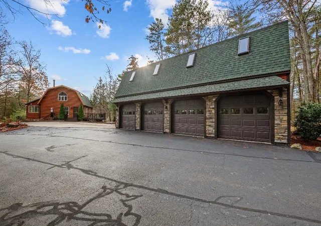 Photo 3 of Single family home for sale at 86 Smith Point Rd, Alton Bay, NH 03810 | MLS# 5104966 | Listing updated on 2026-08-24