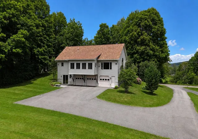 Photo 2 of Single family home for sale at 580 Hayward Rd, Derby, VT 05829 | MLS# 5104977 | Listing updated on 2026-08-28