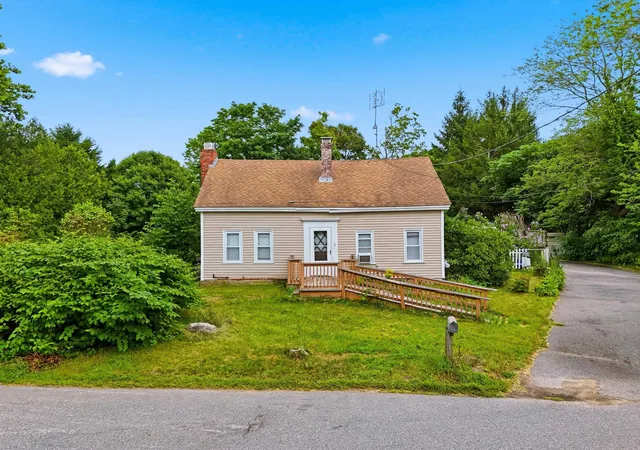 1st image of 2 Hadley Rd, Newton, NH 03858 | MLS# 5104989