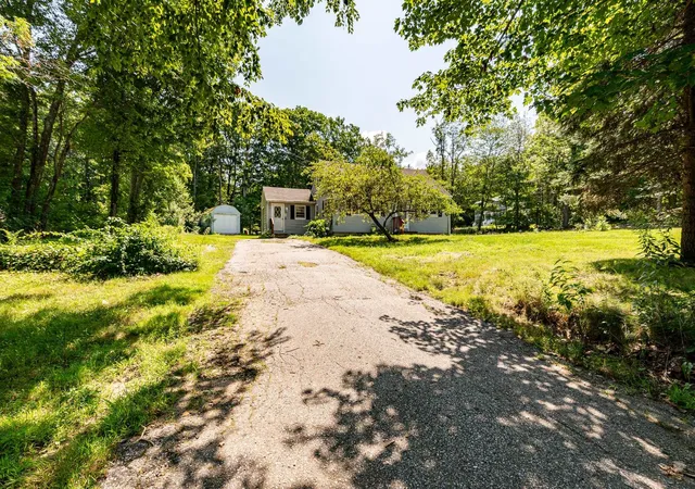 2nd image of 10 Hunter Dr, Raymond, NH 03077 | MLS# 5104990