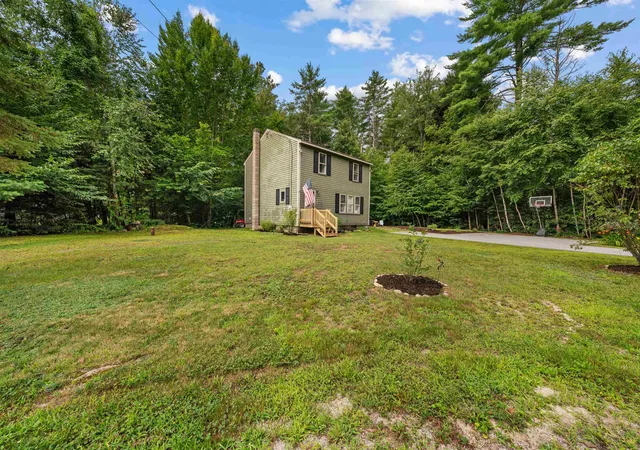 4th image of 581 Deer Meadow Rd, Webster, NH 03303 | MLS# 5104997