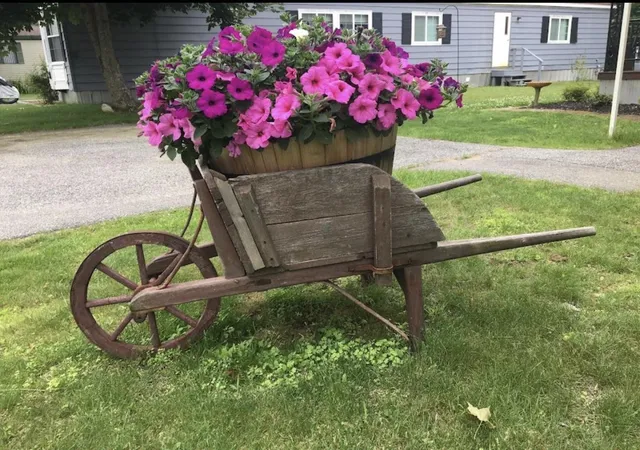Photo 3 of Manufactured home for sale at 290 Calef Hwy Hwy #C-7, Epping, NH 03042 | MLS# 5105010 | Listing updated on 2026-08-23