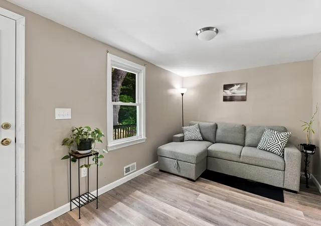 Photo 3 of Single family home for sale at 1000 Greenland Rd, Portsmouth, NH 03801 | MLS# 5105026 | Listing updated on 2026-10-01