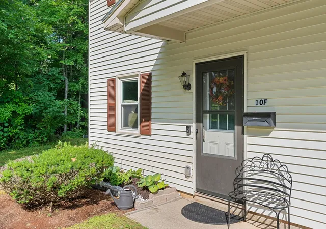 Photo 3 of Sale Pending at 86 Pinecrest Dr #10F, Essex Junction, VT 05452 | MLS# 5105042 | Listing updated on 2026-08-21