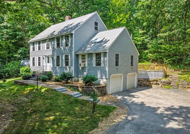Photo 3 of Single family home for sale at 33 Oriole Rd, Windham, NH 03087 | MLS# 5105067 | Listing updated on 2026-10-07